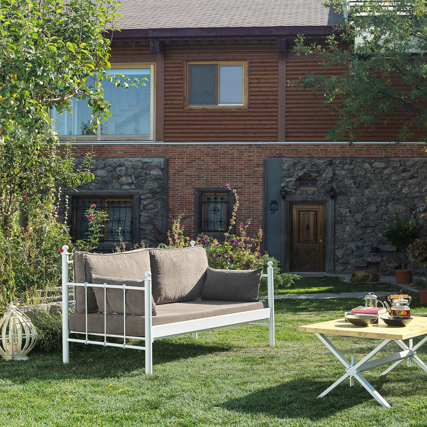 Puutarhasohva Linento Garden Lalas, 2-istuttava, valkoinen/ruskea