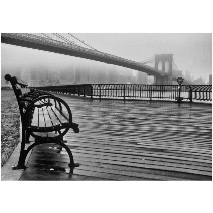 Kuvatapetti Artgeist A Foggy Day on the Brooklyn Bridge, eri kokoja