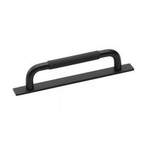 Lankavedin aluslevyllä Beslag Design Helix, 170x15x37mm, mattamusta
