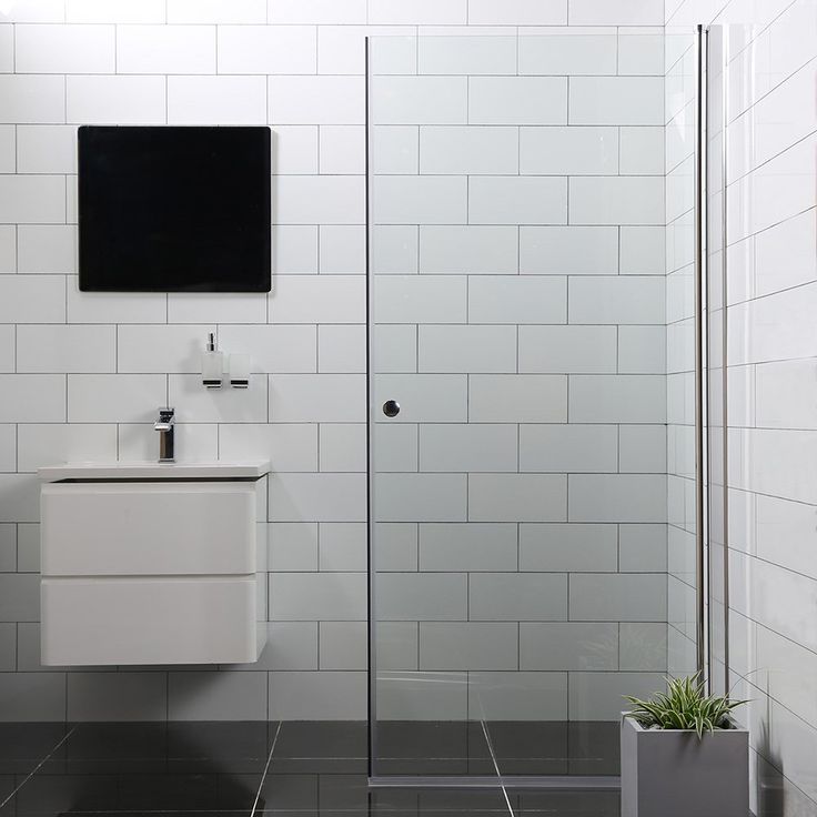 Suihkuovi Bathlife Mångsidig Vital, 700x1900mm, S/P kirkas, Verkkokaupan poistotuote