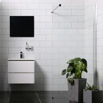 Suihkuseinä Bathlife Mångsidig P/P 700mm suora, osittain himmeä, Verkkokaupan poistotuote