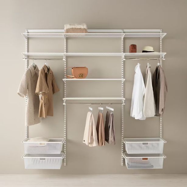 Vaatesäilytysratkaisu Elfa Classic 10, vaatetangot, lankahyllyt ja mesh-korit, leveys 2158mm, valkoinen