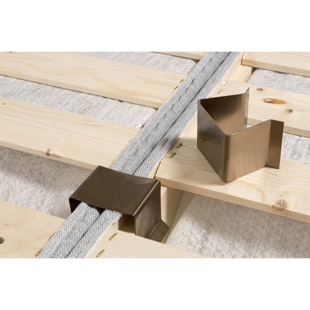 Liitinrauta Familon parisänkyyn