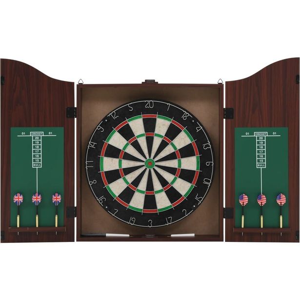 Darts-taulu kaapilla ja 6 tikkaa, sisal