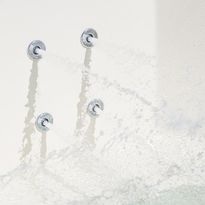 Kylpytynnyrin vesihierontajärjestelmä Baltresto, 8 suutinta