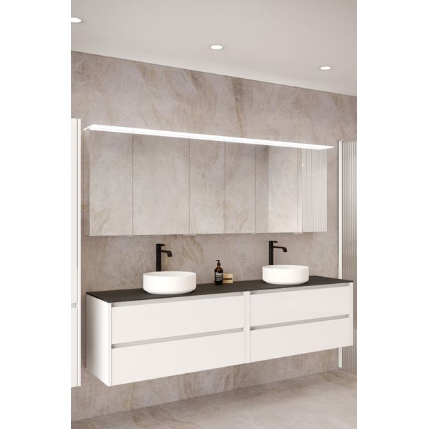 Peilikaappi Hietakari Modena Q14, valolipalla ja pistorasialla, eri kokoja