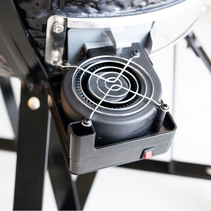 Puhallin The Bastard Turbo Blower, grillin sytyttämiseen