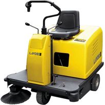 Moottoroitu ajettava lakaisukone LavorPro BSW 1000 ST