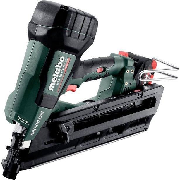 Akkunaulain Metabo NFR 18 LTX 90 BL sisältää 2x4,0Ah akut ja laturin