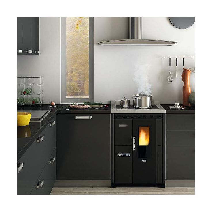 Pellettihella Eva Calòr Nina 7.5kW, musta