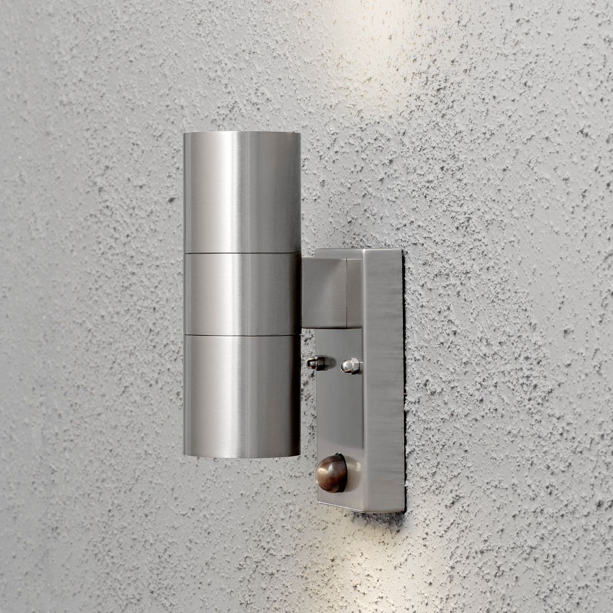 Seinävalaisin Konstsmide Modena 7542-000, 65x110x200mm, ylös/alas, liiketunnistimella, rst