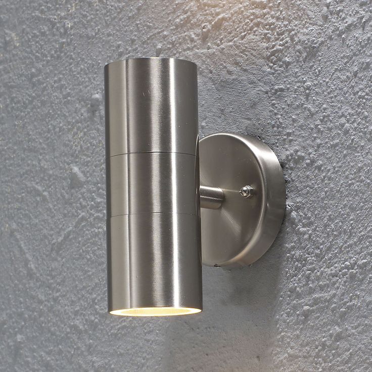 Seinävalaisin Konstsmide Modena 7571-000, ylös/alas, rosteri