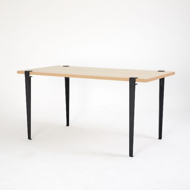 Ruokapöytä Linento Furniture Pineios puu/musta