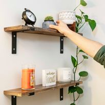 Puinen seinähylly Linento Furniture Lam022, leveys 60cm, pähkinä