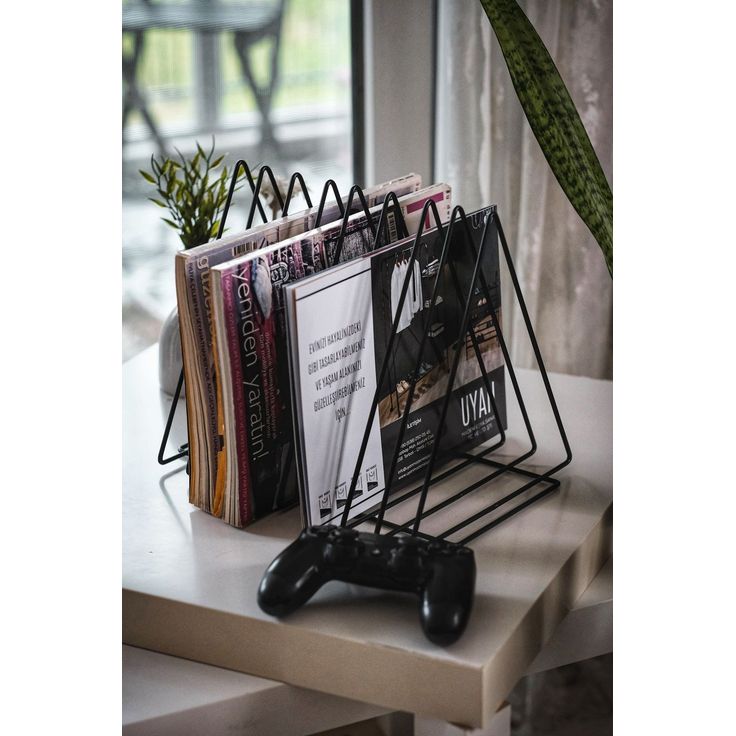 Lehtiteline Linento Furniture Alvin, musta