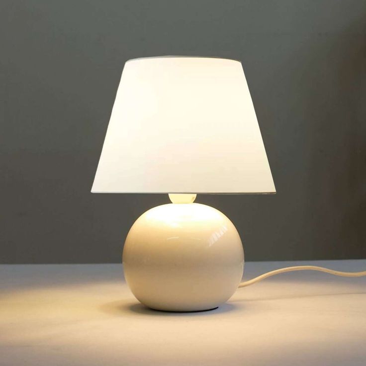 Pöytävalaisin Linento Lighting 241791, kerma