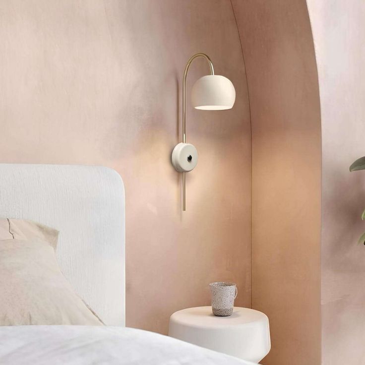 Seinävalaisin Linento Lighting 241768, kerma