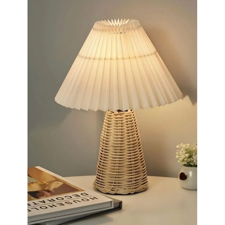 Pöytävalaisin Linento Lighting BRZ-343415, ø10-22cm, E27, max. 40W, IP20, kerma/beige