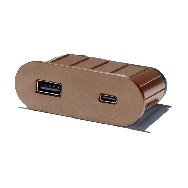 Pistorasia Limente Pick-4 USB soikea IP20 240V kupari