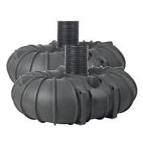 Lokasäiliö Meltex MX-Luja 2 x 5000 L, huoltoluukulla, kytkettynä