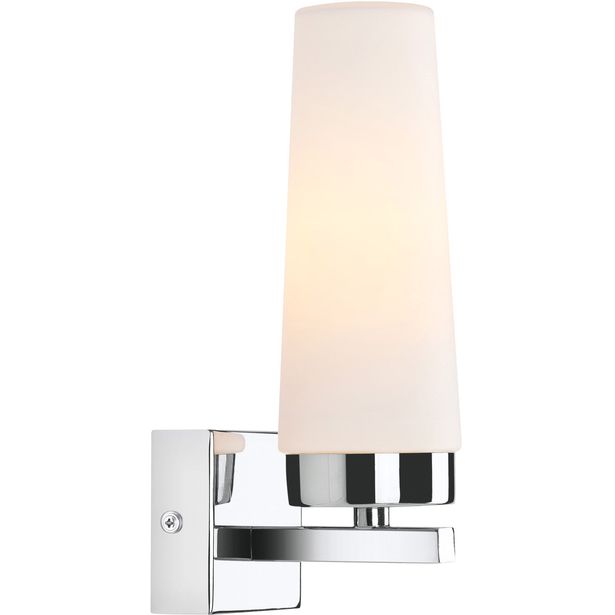 Kylpyhuoneen seinävalaisin Markslöjd Hede kromi/valkoinen