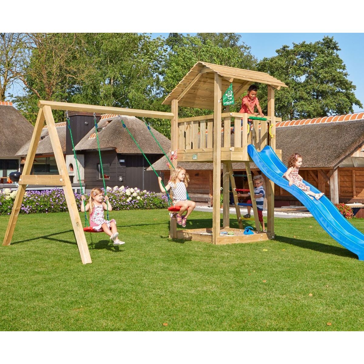 Leikkikeskus Jungle Gym Shelter ja Swing Module X'tra, sis. liukumäen