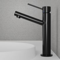 Pesuallashana Scandtap Steel Vector Medium Shadow, musta