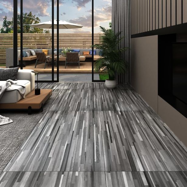 PVC lattialankut 4 46m² 3mm itseliimautuva raidallinen