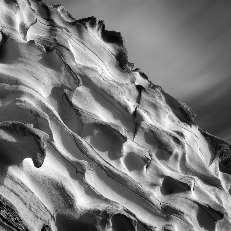 Mittatilaustapetti Rebel Walls Sandstone Cliffs (R19083)