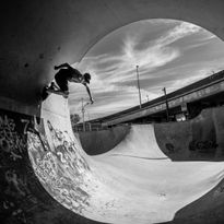 Mittatilaustapetti Rebel Walls Skate Tunnel (R19114)
