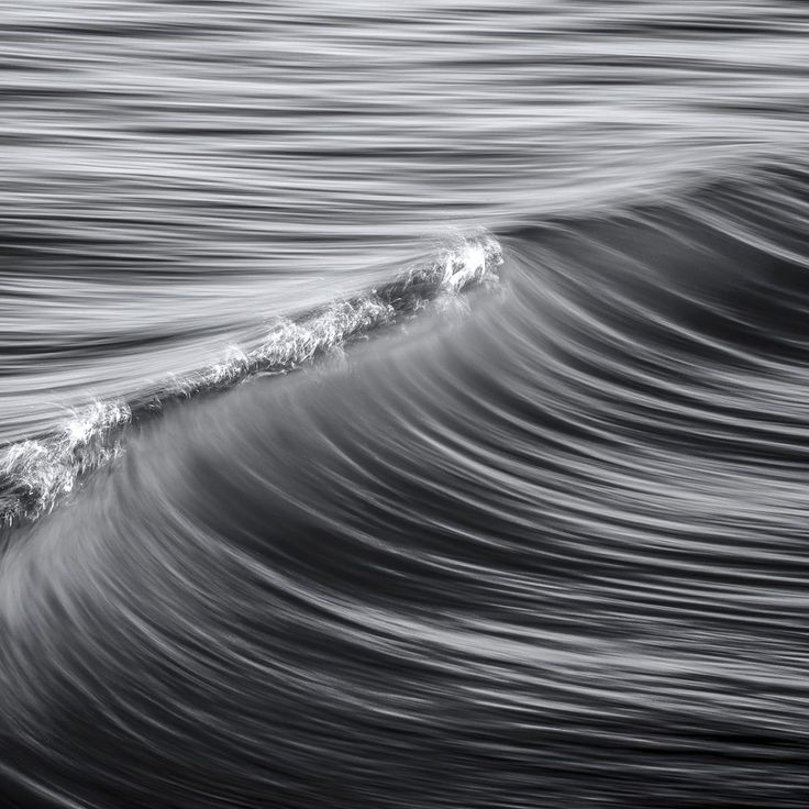 Mittatilaustapetti Rebel Walls Graphic Wave (R19152)