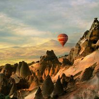 Mittatilaustapetti Rebel Walls Air Balloon (R19163)