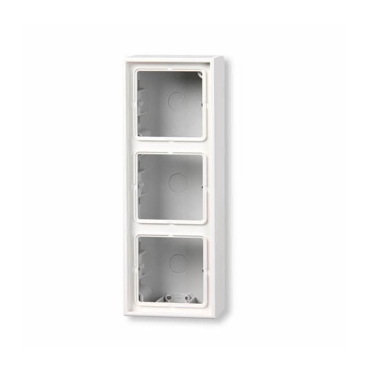 Pintakojerasia Ensto Intro - 3 OS. / 47x81x223mm valkoinen