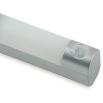 LED-tunnistinvalaisin Ensto Jono AVR66, IP44, 656mm, 10W/830, alumiini, PIR-tunnistimella