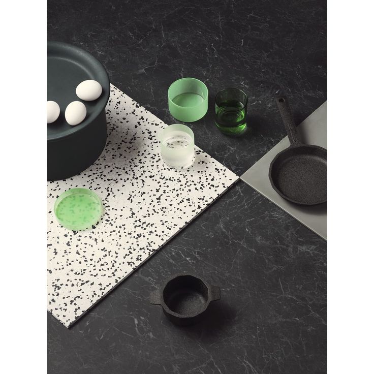 Vinyylimatto Tarkett iQ Surface, Contrast Airy, leveys 2m