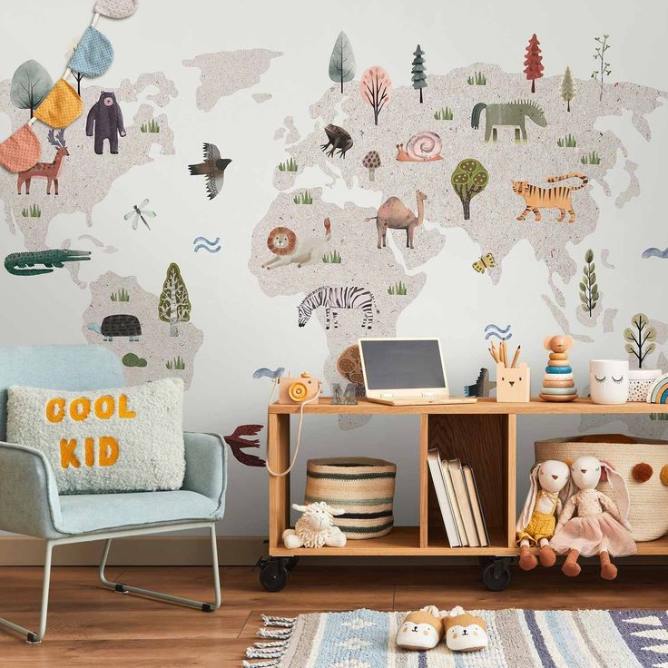 CONFIGURABLE PÄÄTUOTE - Valokuvatapetti - Beige World - Continents With Animals in Muted Colours 35596