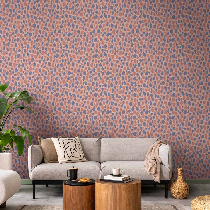 Tapetti - Giraffe Pattern - colorful animal pattern in blue-pink spots.