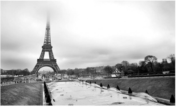 Kuvatapetti Artgeist Paris: Eiffel Tower, 270x450cm
