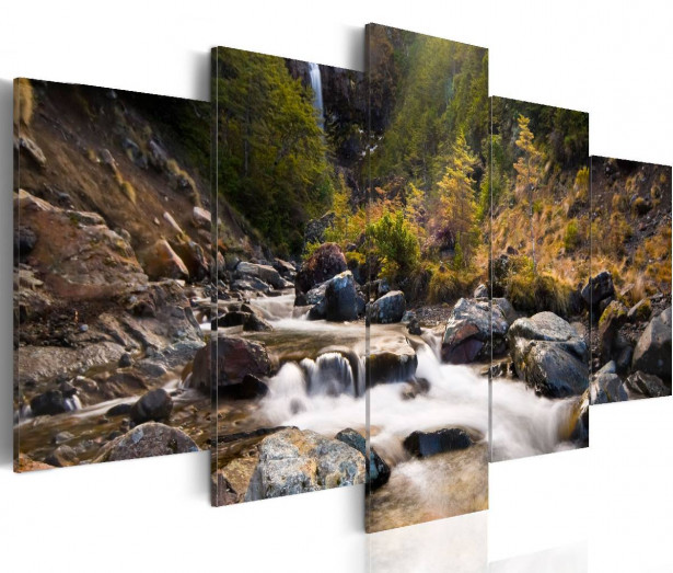 Taulu Artgeist A waterfall in the middle of wild nature eri kokoja