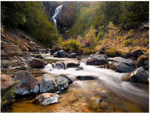 Kuvatapetti Artgeist Ohakune - Waterfalls in New Zealand, eri kokoja