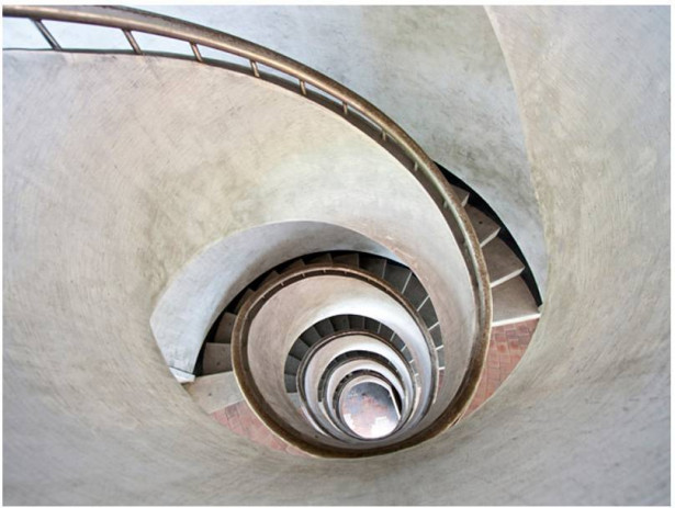 Kuvatapetti Artgeist White spiral stairs, eri kokoja