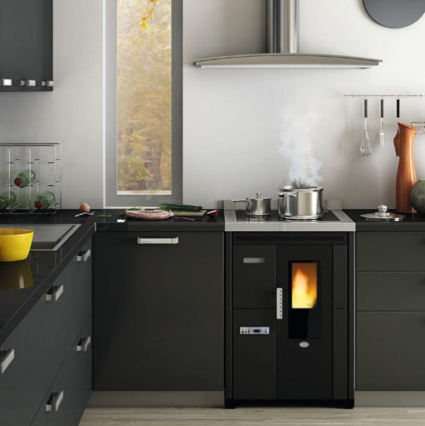 Pellettihella Eva Calòr Nina 7.5kW, musta