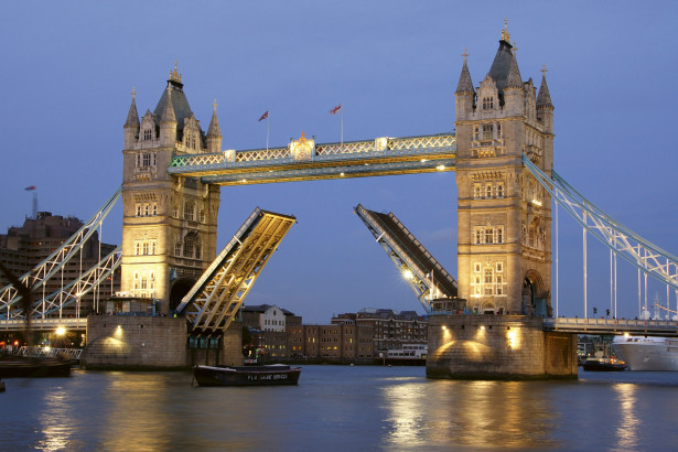 Maisematapetti Dimex Tower Bridge Night, 375x250cm