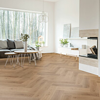Vinyylilankku Check Floors Check One Herringbone 2077H Altenwald Oak, kalanruoto, luonnollinen tammi, integroitu askeläänieriste