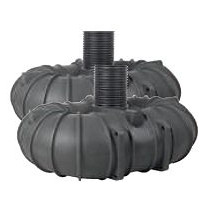 Lokasäiliö Meltex MX-Luja 2 x 5000 L, huoltoluukulla, kytkettynä