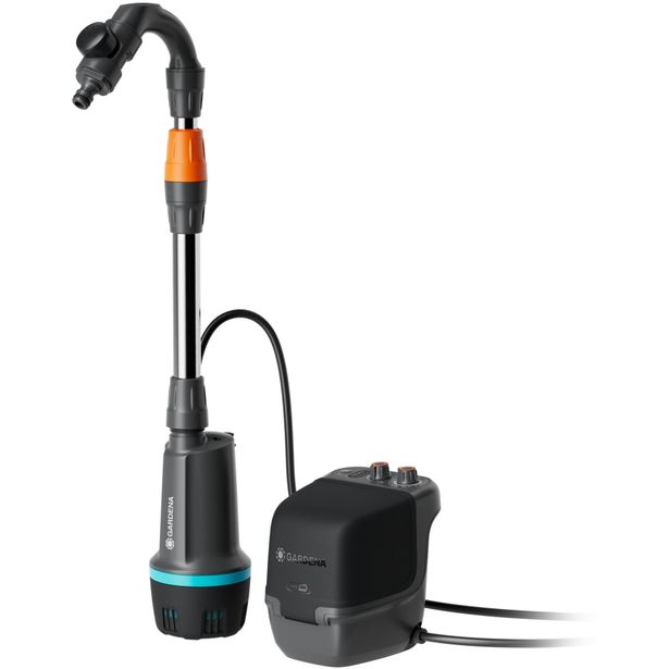 Akkusadevesipainepumppu Gardena 2400 Comfort Auto 18V, P4A akulla