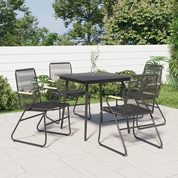 Puutarhatuolit 4 kpl musta 58x59x85,5 cm PVC rottinki