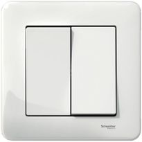 5-kytkinpakkaus Schneider Electric Exxact DIY, IP44, sisältää Primo kehyksen ja peitelevyn, valkoinen