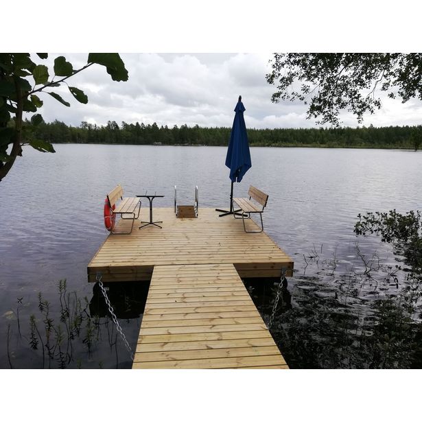 Laituri Savorak kansi 3,15x4,0m + kävelysilta 1,2x5m putkiponttonit 3x3900mm + 1x1200mm