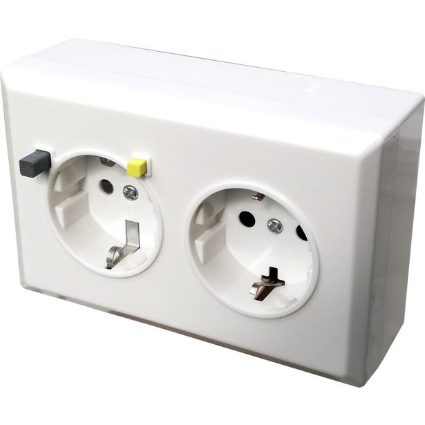Vikavirtapistorasia Norwesco NRCD 22 FM, 2-osainen, 16A, 30mA, 250V, IP21, uppoasennus, valkoinen